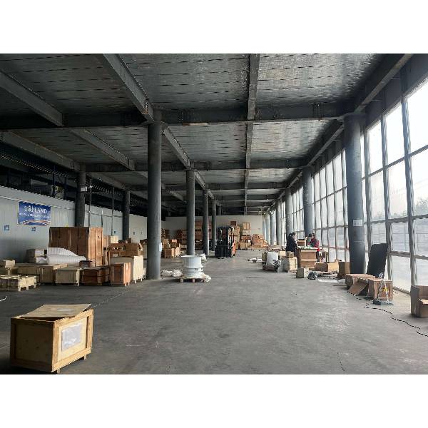 A Quick Peek Inside TOPLAND’s Warehouse